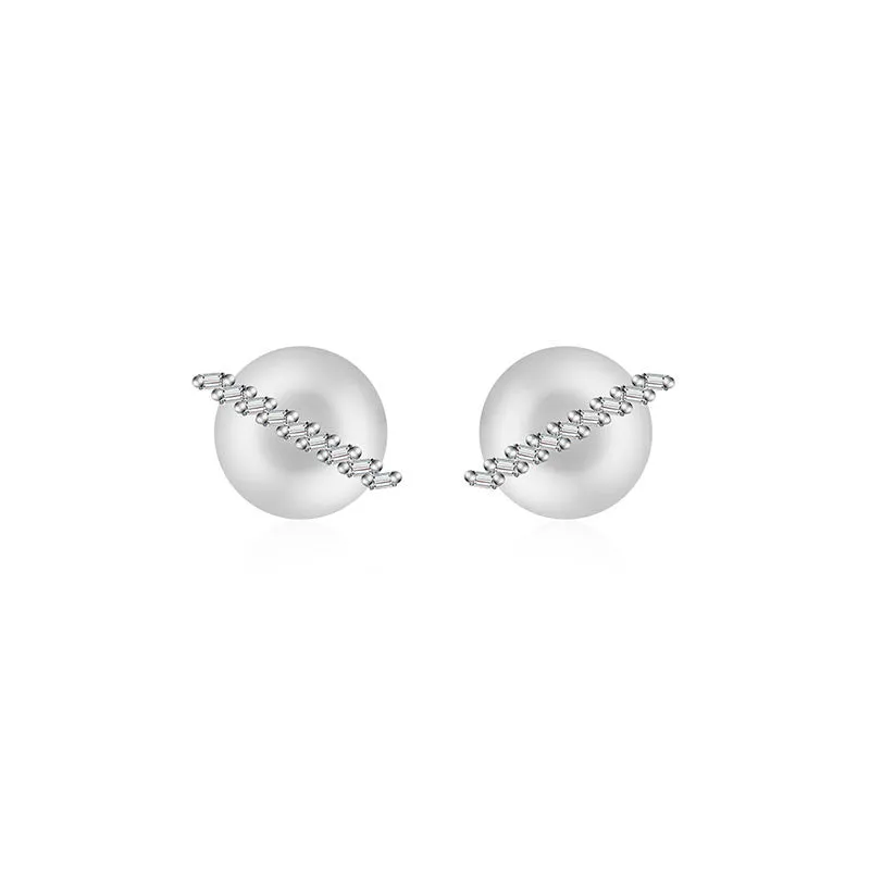 18k Gold Slash Line Diamond Earring
