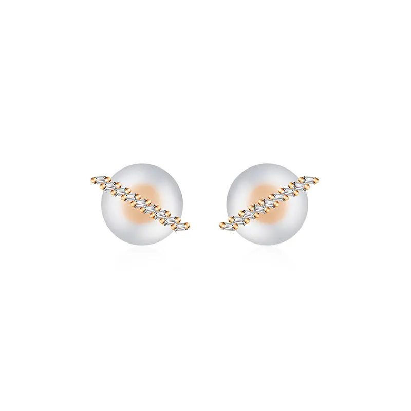 18k Gold Slash Line Diamond Earring