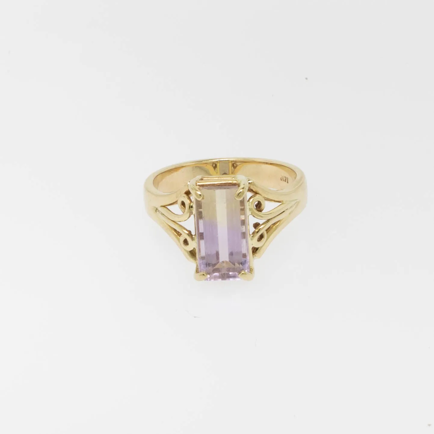 Elegant Estate Jewelry - 14K Yellow Gold Ametrine Gemstone Ring Finger Size 7