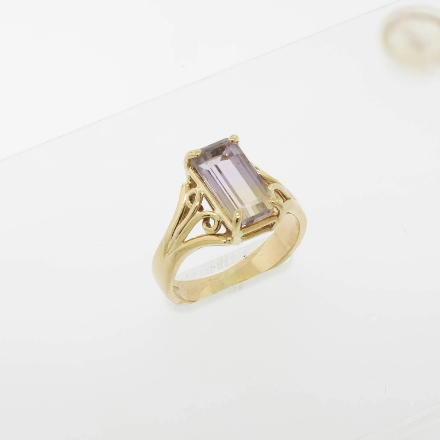 Elegant Estate Jewelry - 14K Yellow Gold Ametrine Gemstone Ring Finger Size 7