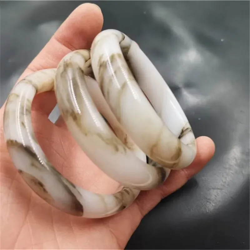 Elegant Hand-Carved Gobi Jade Bracelet for Men & Women - Fashionable Ice Silk Design