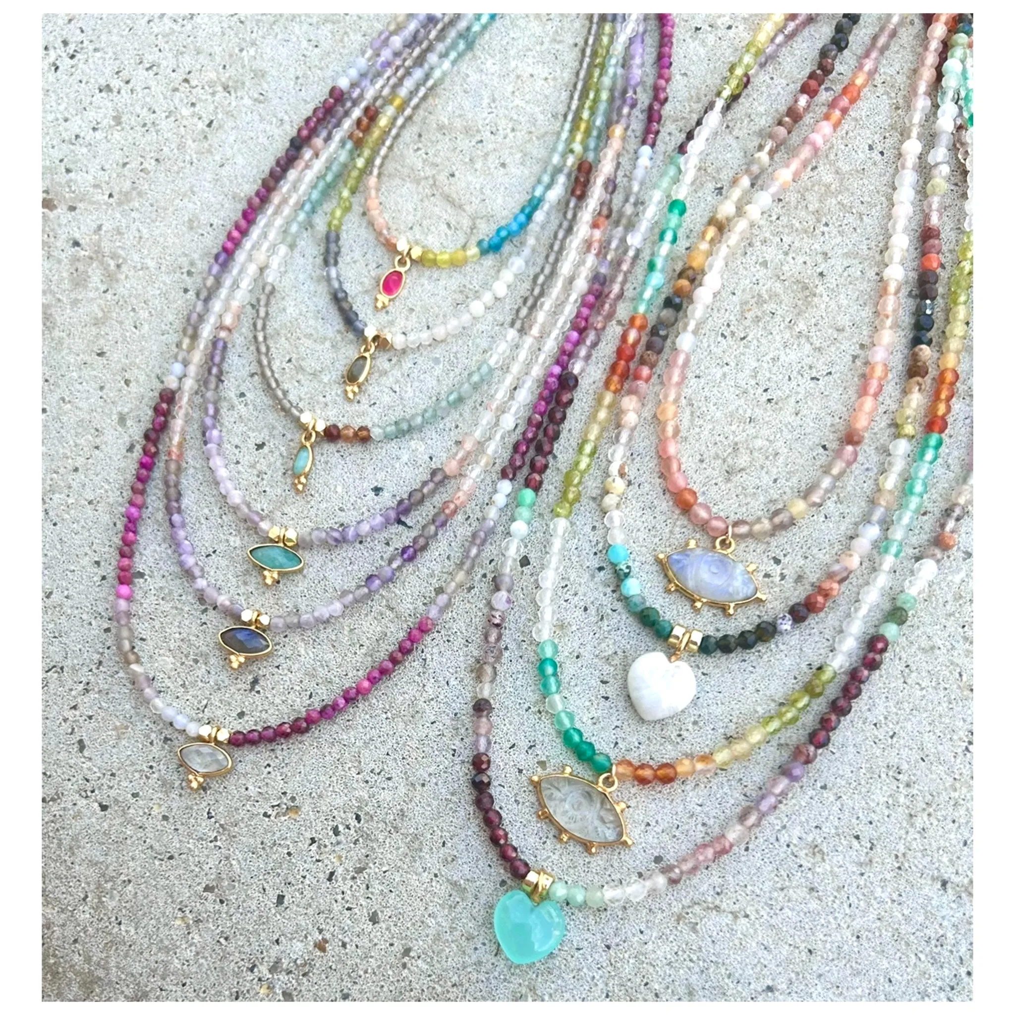 Oval Bindi Labradorite Drop Mix9 Necklace