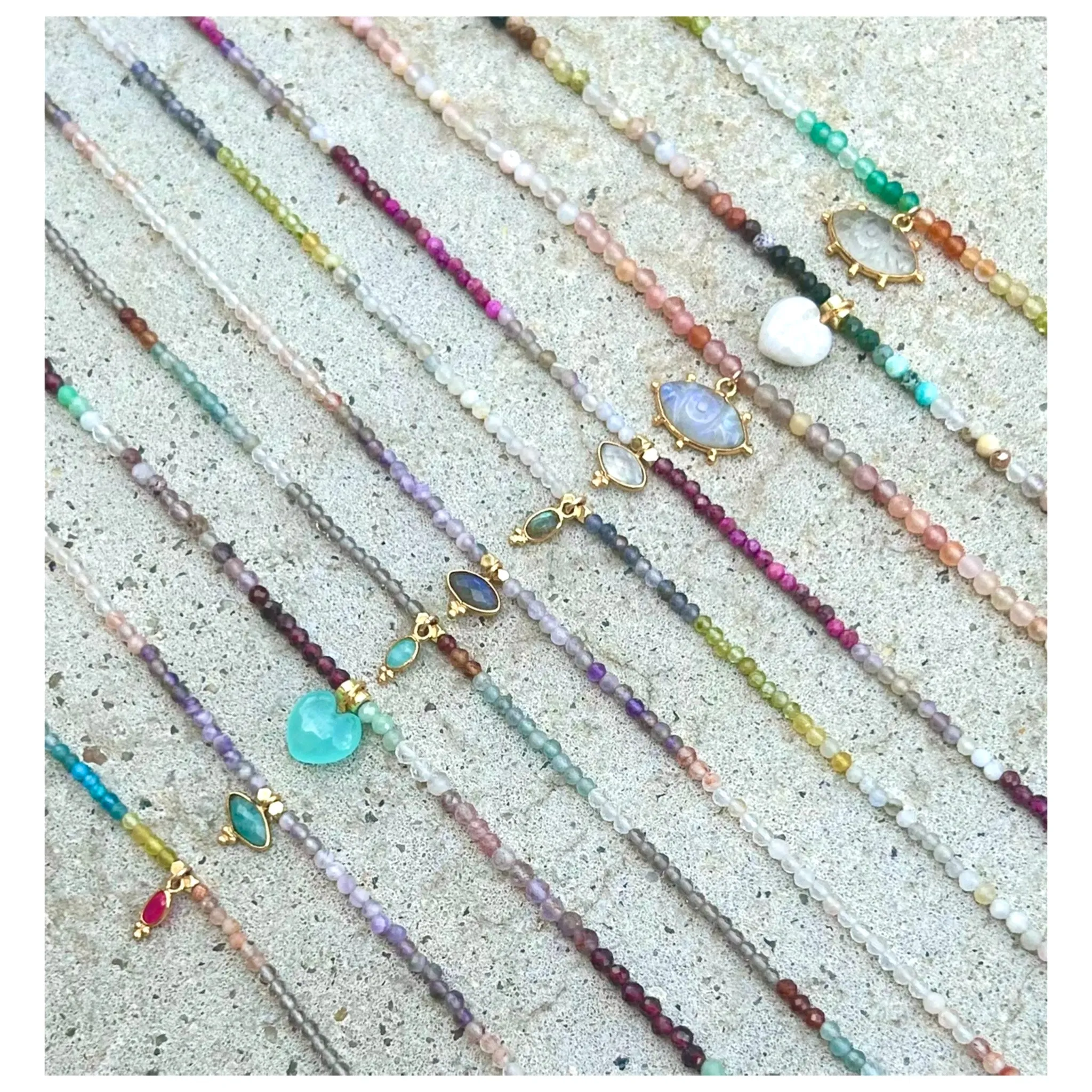 Oval Bindi Labradorite Drop Mix9 Necklace