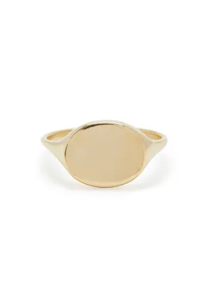 Oval Signet Ring in Gold