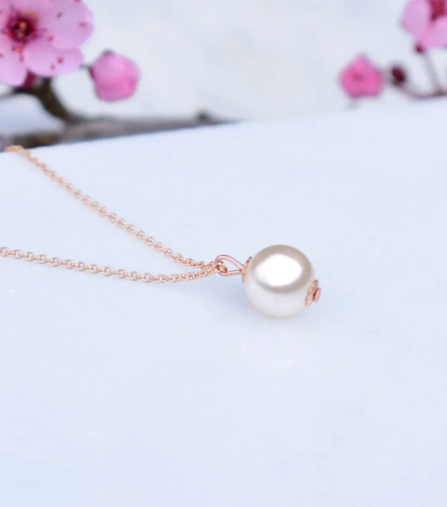 Rose Gold Pearl Pendant Necklace