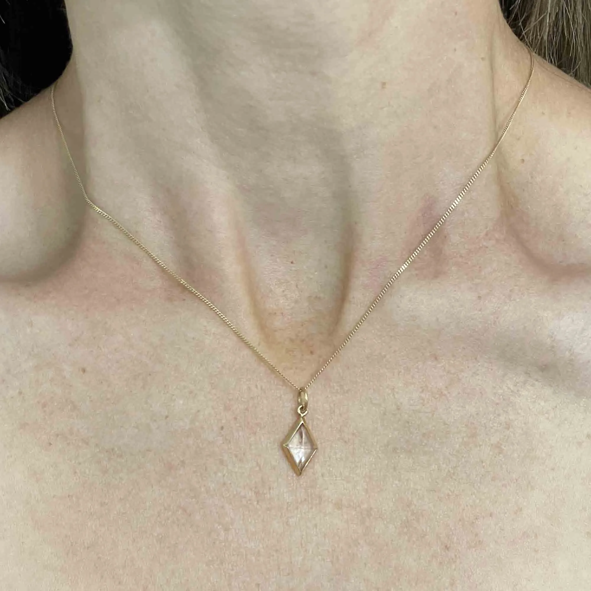 Vintage 18K Gold Faceted Rock Crystal Pendant Necklace